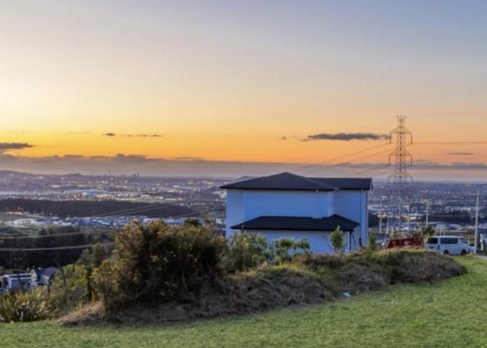  at 6 Annmarie Avenue, Totara Park, Auckland