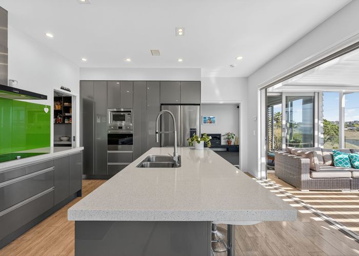  at 15 Beechwood Road, Rothesay Bay, North Shore City, Auckland