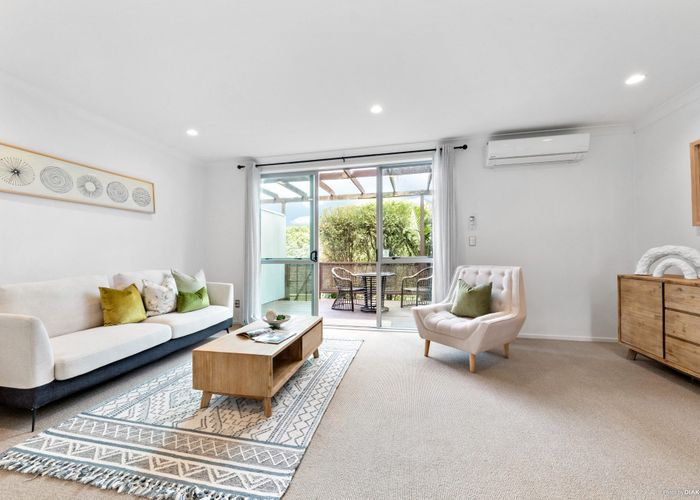  at 9L Clearwater Cove, West Harbour, Auckland