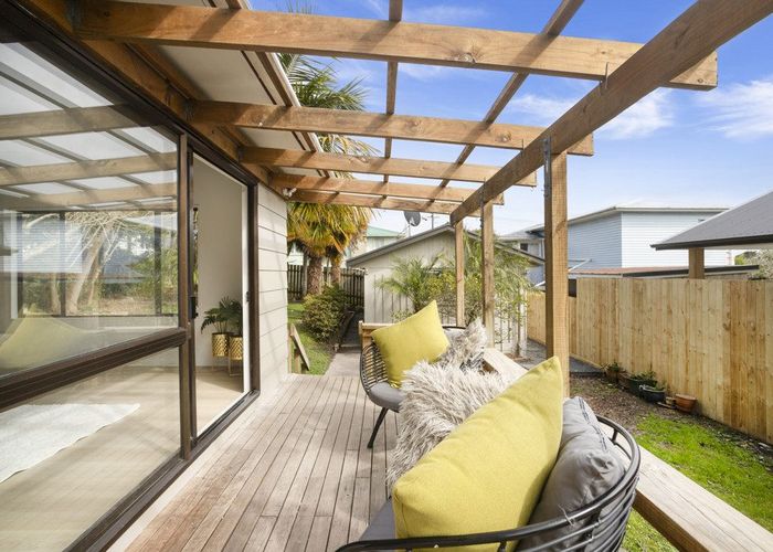  at 1/36 Rosier Road, Glen Eden, Auckland
