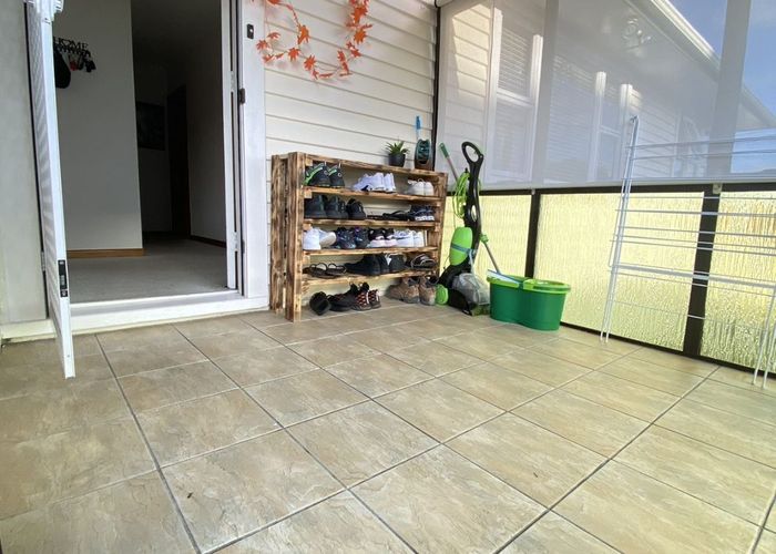  at 26 Kaipatiki Road, Glenfield, Auckland