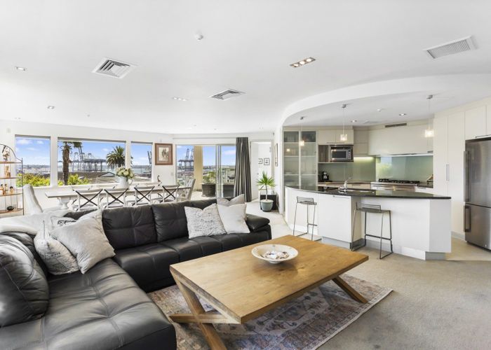  at 2B/138 Saint Stephens Avenue, Parnell, Auckland