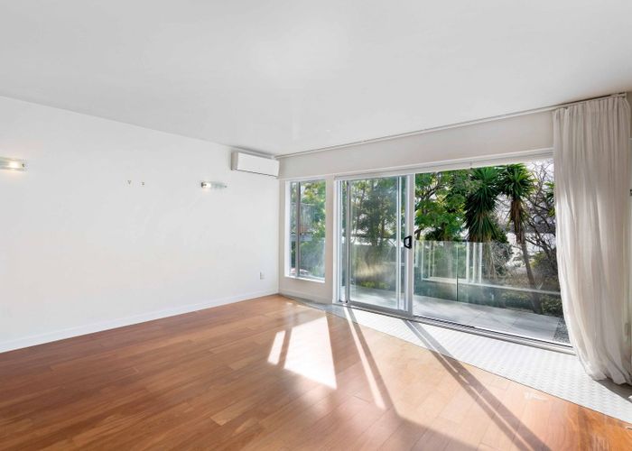  at 2/14 Rangitira Avenue, Takapuna, Auckland