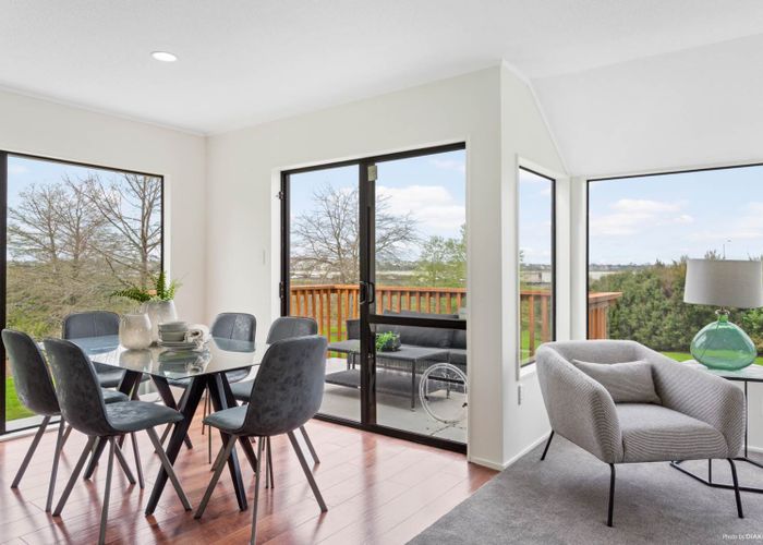  at 2/144 Exmouth Road, Northcote, Auckland