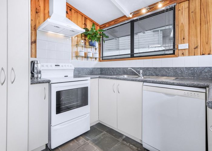  at 14 Vincent Place, Dinsdale, Hamilton