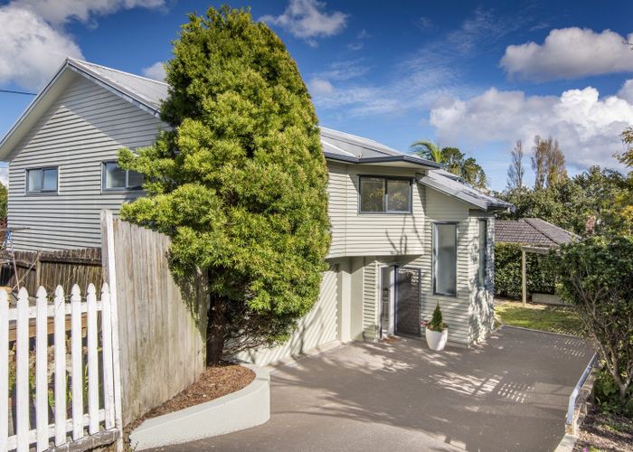  at 2/27 Northboro Road, Hauraki, Auckland