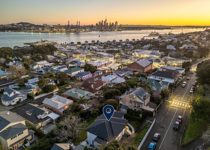  at 19 Kerr Street, Devonport, North Shore City, Auckland