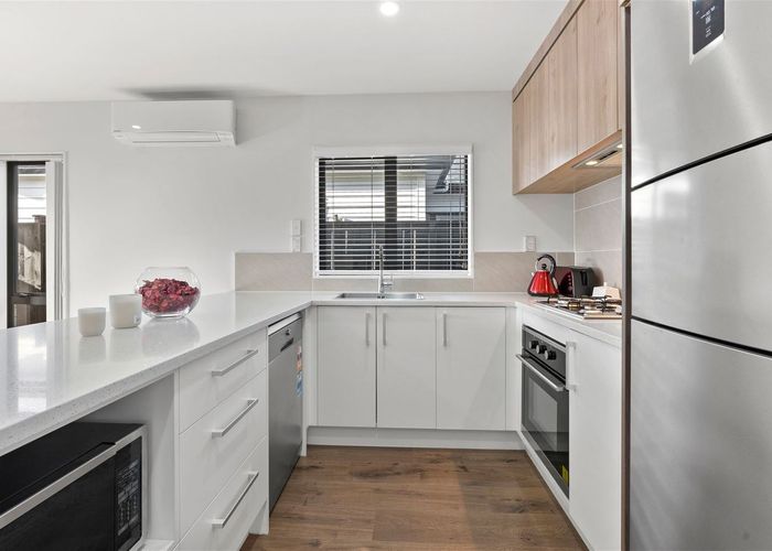  at 8 Silver Beech Street, Takanini, Auckland