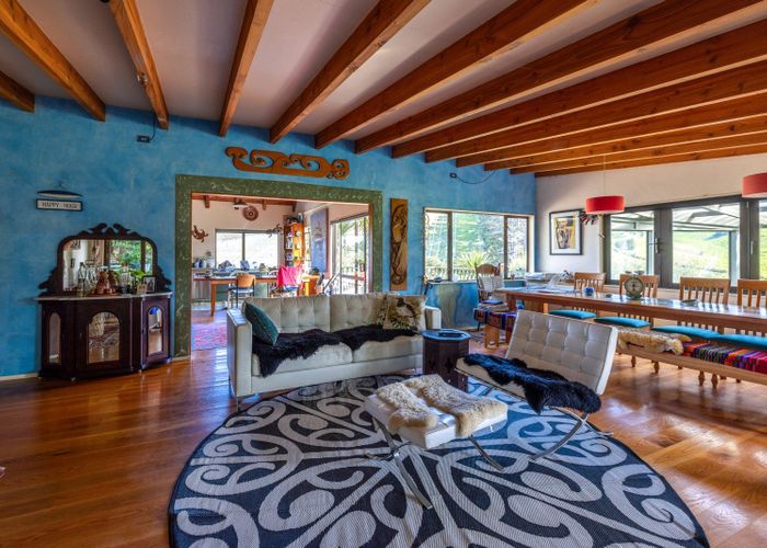  at 18 Te Makiri Road, Onetangi, Waiheke Island, Auckland