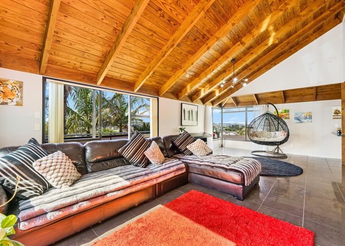  at 1/11 Cambric Place, Botany Downs, Manukau City, Auckland