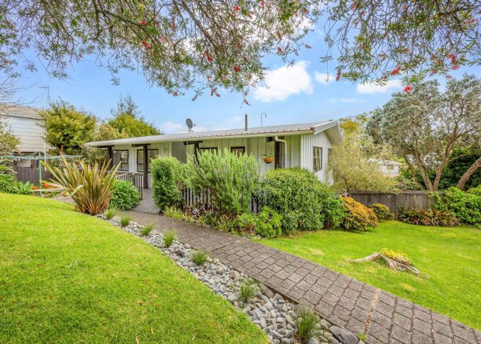  at 3 Telstar Place, Beach Haven, North Shore City, Auckland