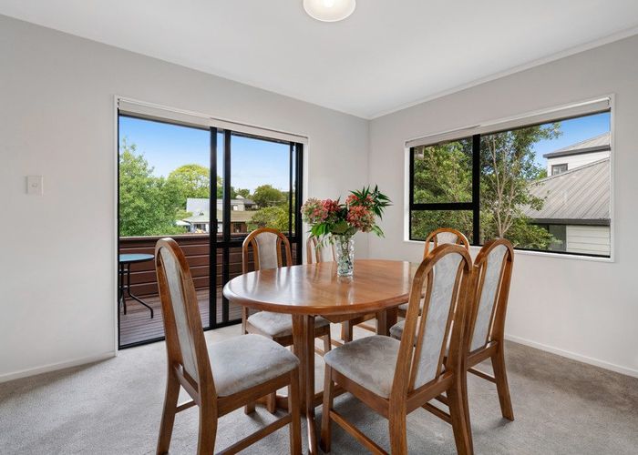  at 32 Unsworth Drive, Unsworth Heights, North Shore City, Auckland