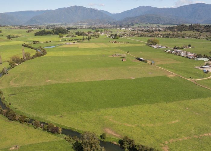  at 200 Abel Tasman Road, Takaka, Tasman, Nelson / Tasman