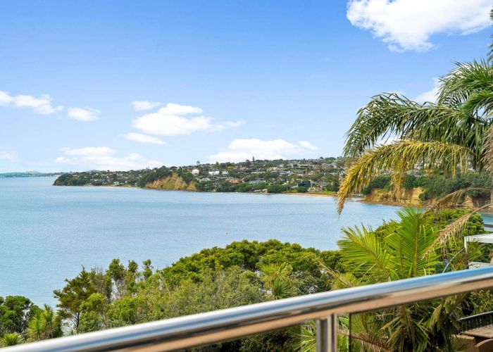  at 2/25 Churchill Road, Murrays Bay, North Shore City, Auckland