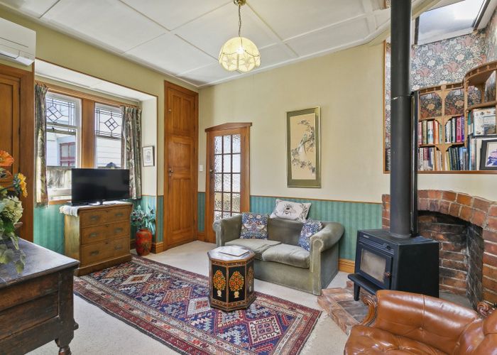  at 28 Queen Street, Mount Victoria, Wellington
