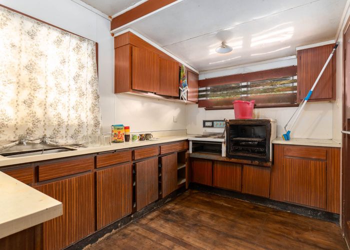  at 10 Berkshire Grove, Cannons Creek, Porirua