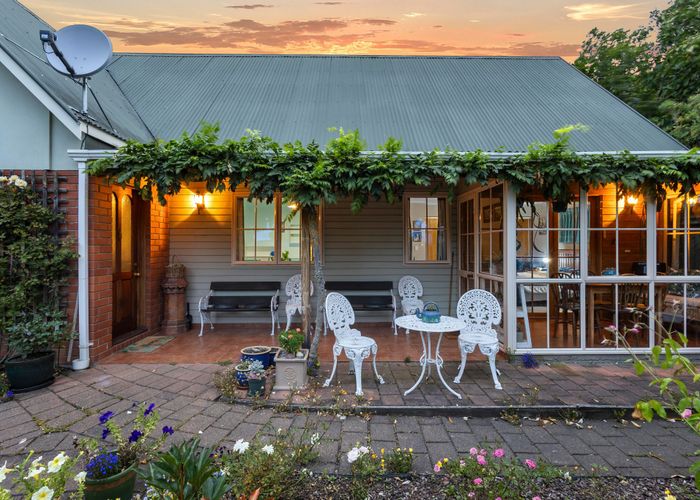  at 58 Bowenvale Avenue, Cashmere, Christchurch City, Canterbury