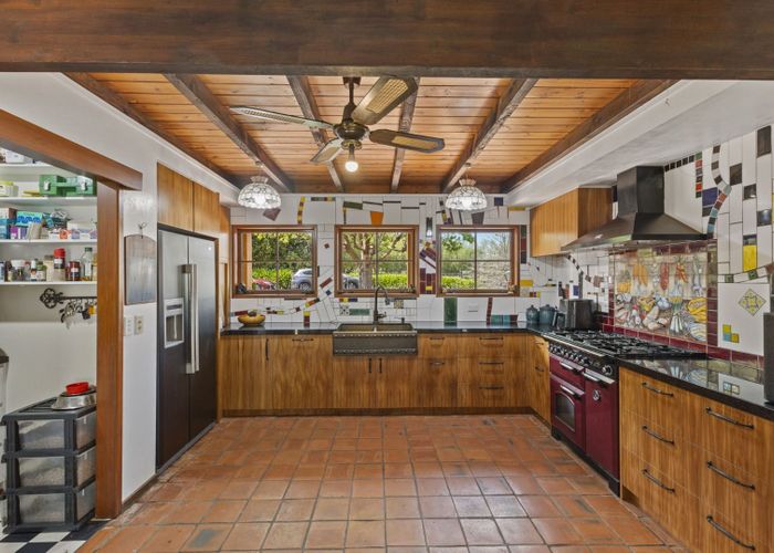  at 14 Blackbridge Road, Albany