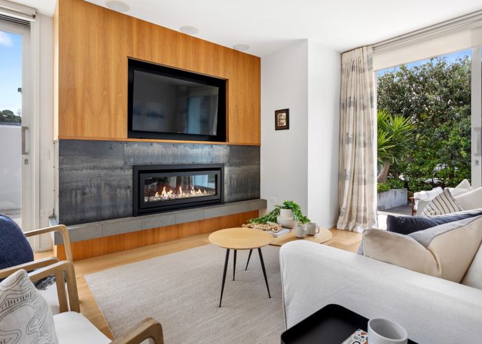  at 2/24 Marriner Street, Sumner, Christchurch City, Canterbury