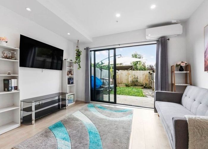 at 2/46  TE KANAWA CRESCENT, Henderson, Waitakere City, Auckland