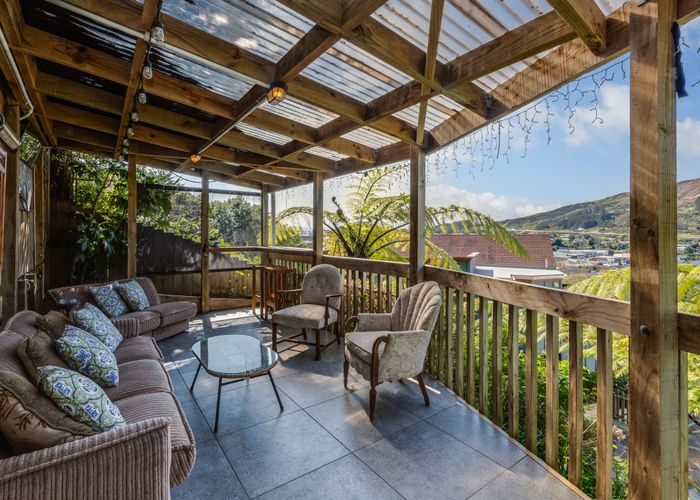  at 295 Main Road, Tawa, Wellington