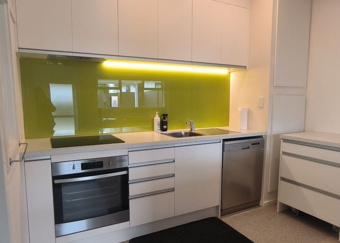  at 2/61 Evelyn Road, Cockle Bay, Manukau City, Auckland