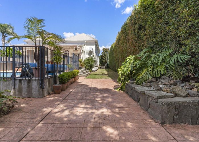  at 4/9 Lillington Road, Remuera, Auckland City, Auckland