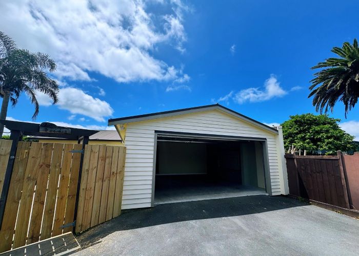  at 12 Lydiard Place, Chartwell, Hamilton