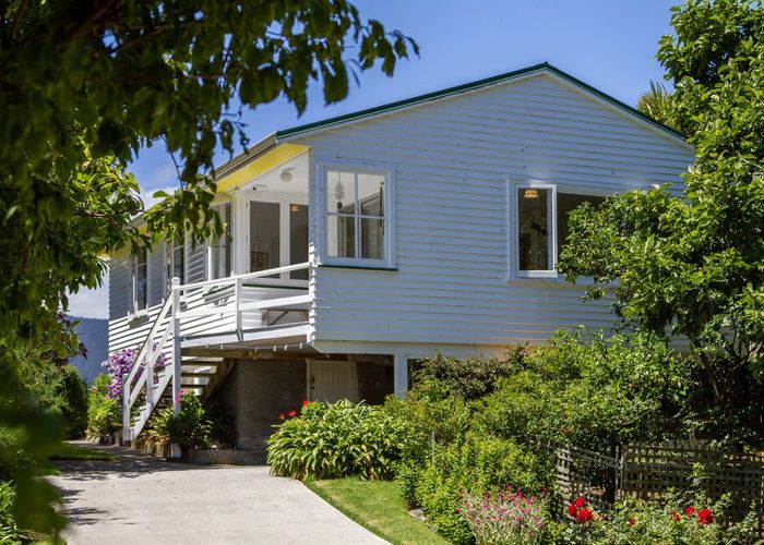  at 90 Kiwi Road, Raumati Beach, Paraparaumu