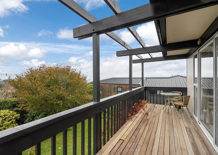  at 2/371 East Coast Road, Mairangi Bay, Auckland