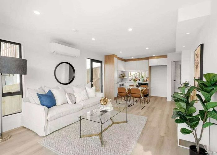  at 6A  Aralia Road, Sunnynook, North Shore City, Auckland