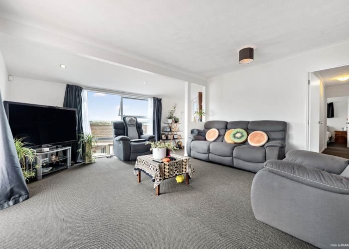  at 2/23 Beihlers Road, Weymouth, Auckland