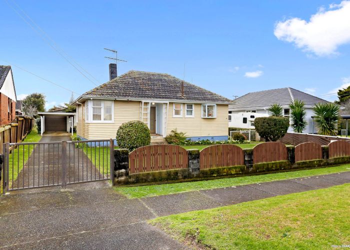  at 62 Kings Road, Panmure, Auckland