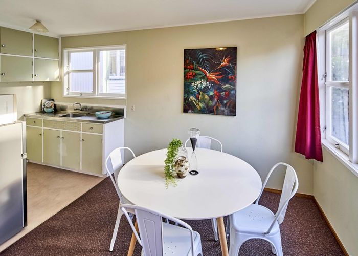  at 2/16 Rolleston Street, Mount Cook, Wellington