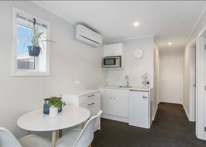  at 16 Bonnie Brae Road, Meadowbank, Auckland City, Auckland