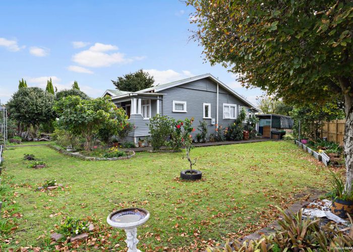  at 129 Rosebank Road, Avondale, Auckland
