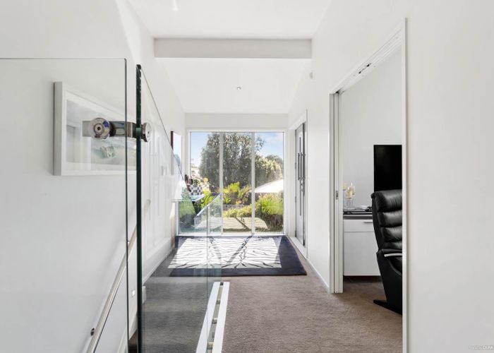  at 906 Beach Road, Waiake, Auckland