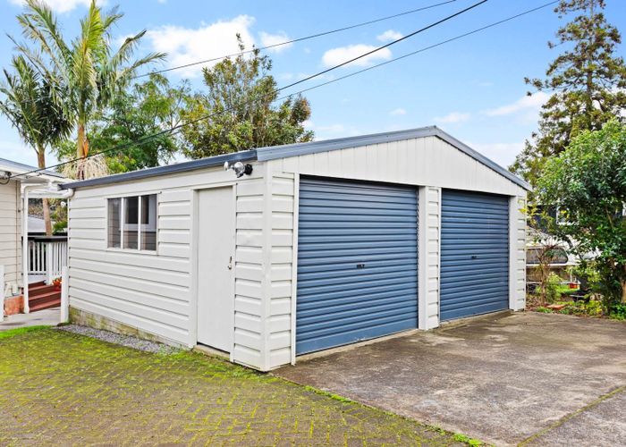  at 2 & 2A Preston Avenue, Henderson, Waitakere City, Auckland