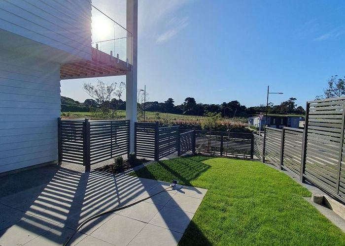  at 1 Koreke Close, Kenepuru, Porirua, Wellington
