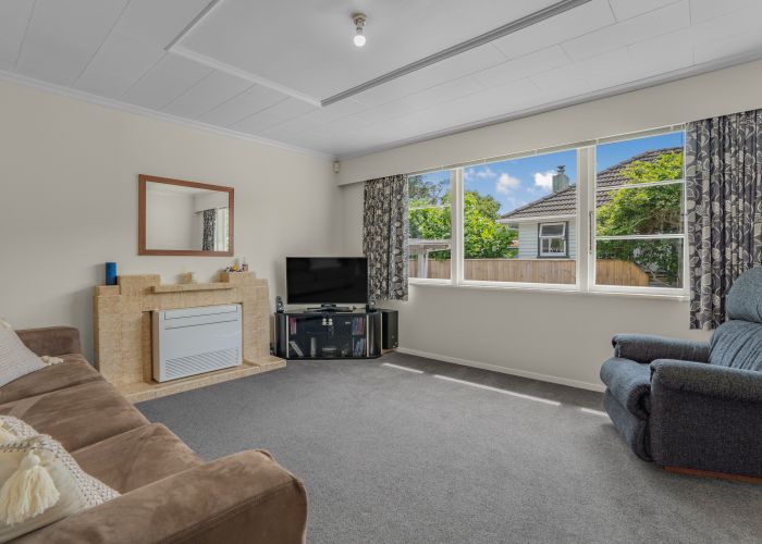  at 10 Heath Street, Wainuiomata, Lower Hutt