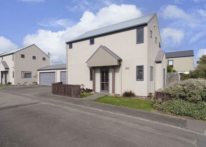  at 1/106 Ruskin Street, Addington, Christchurch City, Canterbury