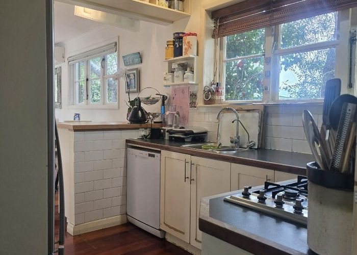  at 19 Kowhatu Road, Greenlane, Auckland City, Auckland