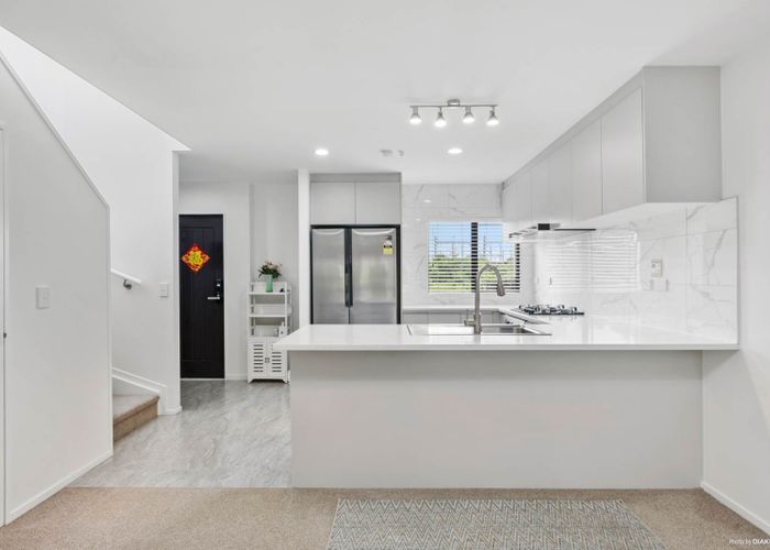  at 38 Tiger Drive, Golflands, Auckland
