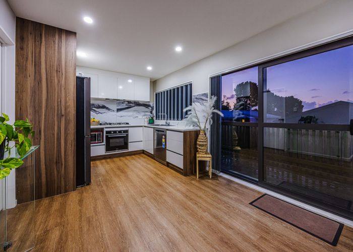  at 11A Kimdale Place, Totara Heights, Manukau City, Auckland