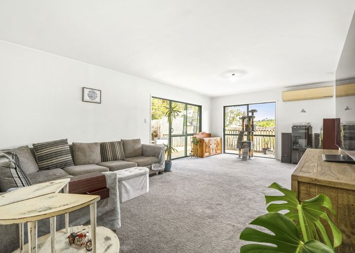  at 4 Spinella Drive, Bayview, North Shore City, Auckland