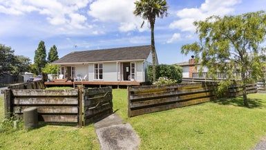  at 11 Crocombe Crescent, Beach Haven, Auckland