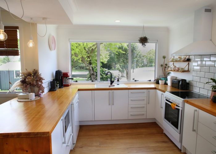  at 10 Cowling Road, Hurdon, New Plymouth