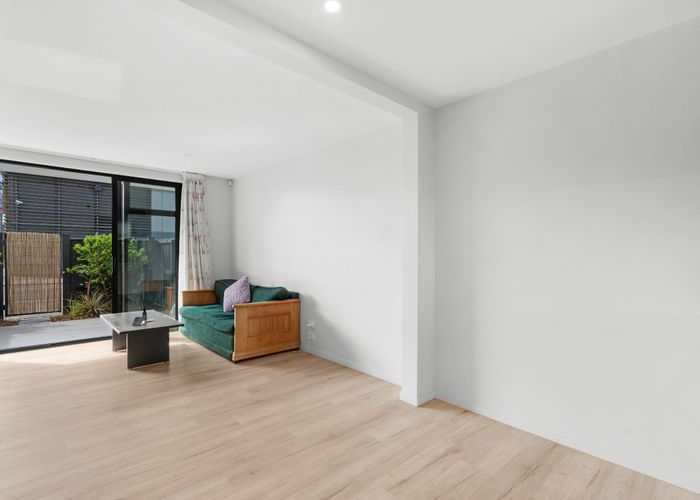  at 3/8 New Brighton Road, Shirley, Christchurch