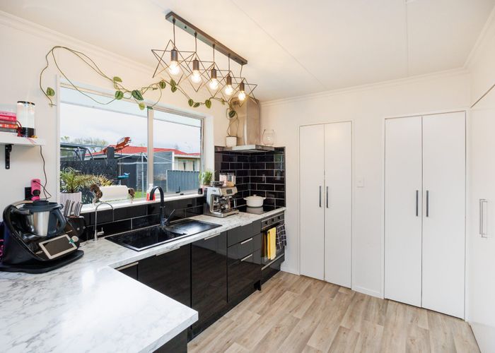 at 10 Adams Place, Kelvin Grove, Palmerston North, Manawatu / Whanganui