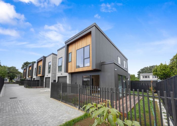  at 2 Hollywood Avenue, Epsom, Auckland City, Auckland